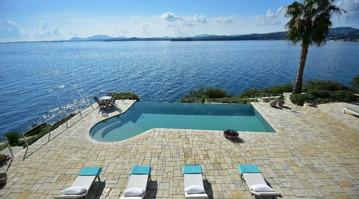 beautiful-beachfront-villa-for-sale-in-c-18369544_20