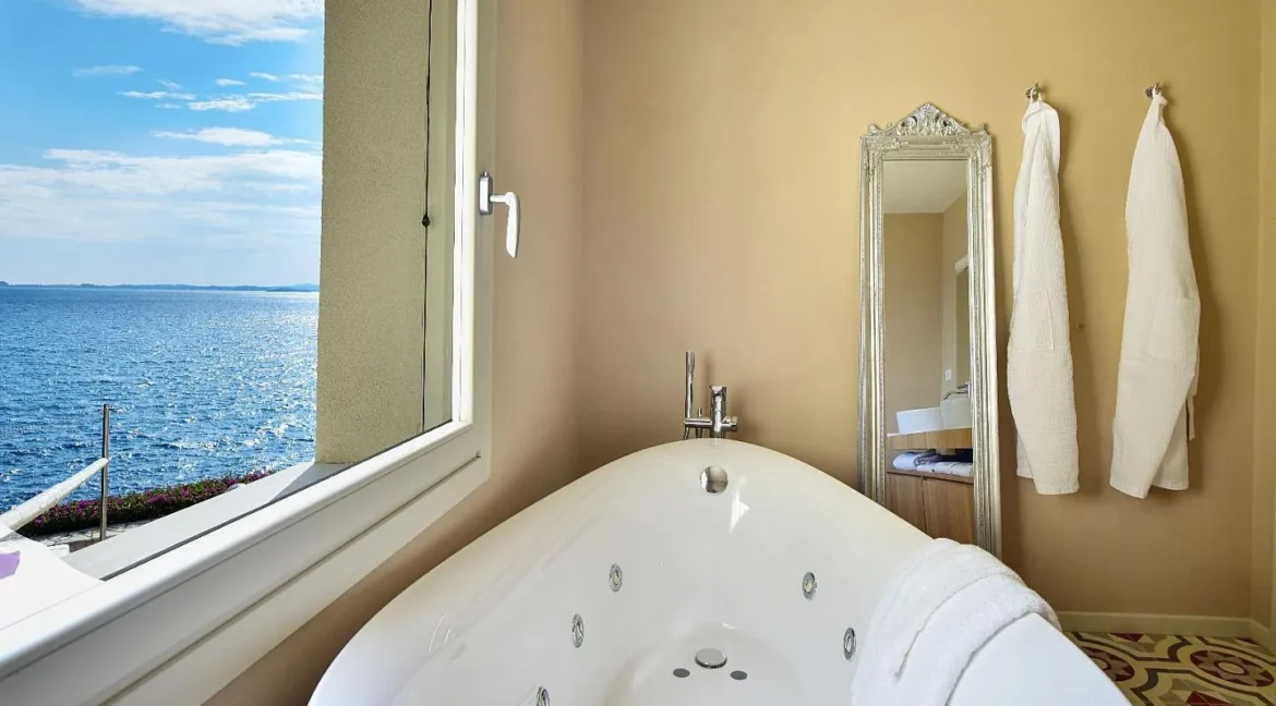 beautiful-beachfront-villa-for-sale-in-c-18369544_22