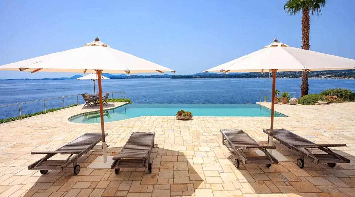 beautiful-beachfront-villa-for-sale-in-c-18369544_24