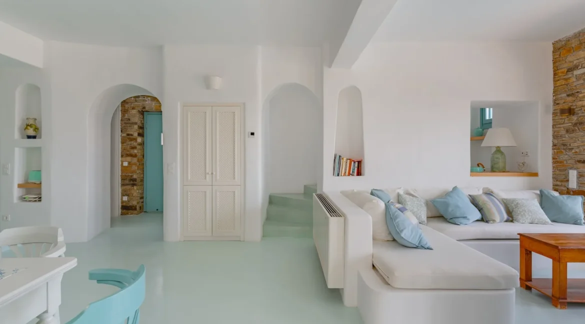beautiful-panoramic-house-for-sale-in-io_02