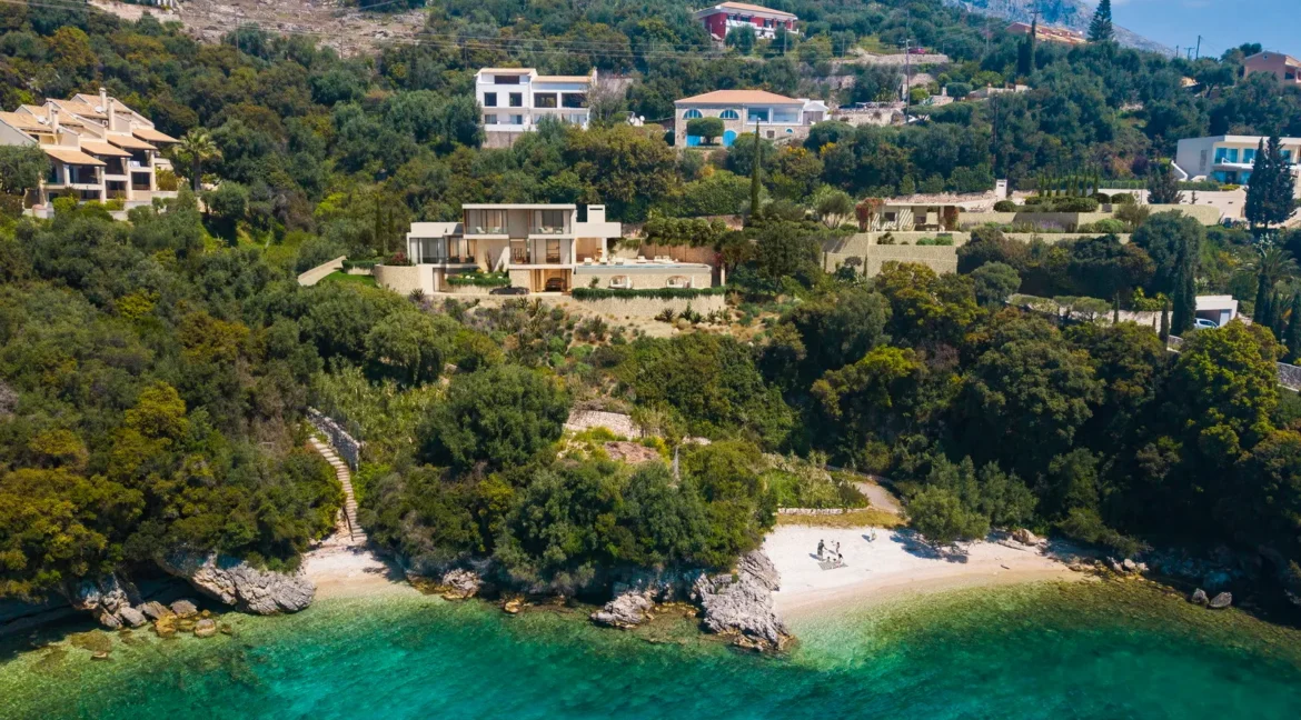 beautiful-seafront-villa-for-sale-in-cor_11