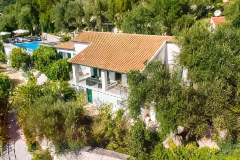beautiful-waterfront-villa-for-sale-in-c-18832365_11