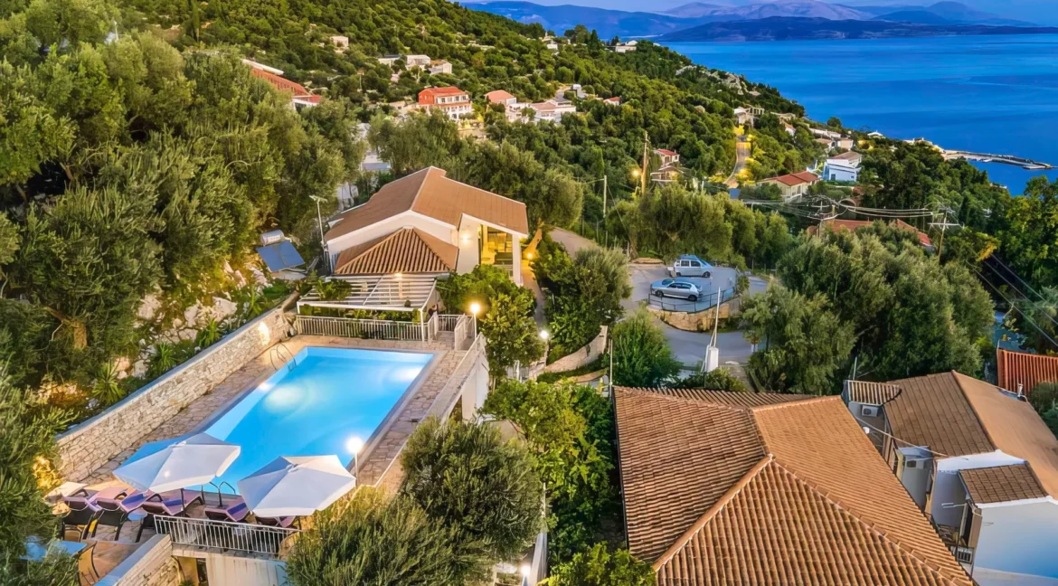 beautiful-waterfront-villa-for-sale-in-c-18832365_12