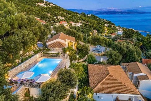 beautiful-waterfront-villa-for-sale-in-c-18832365_12