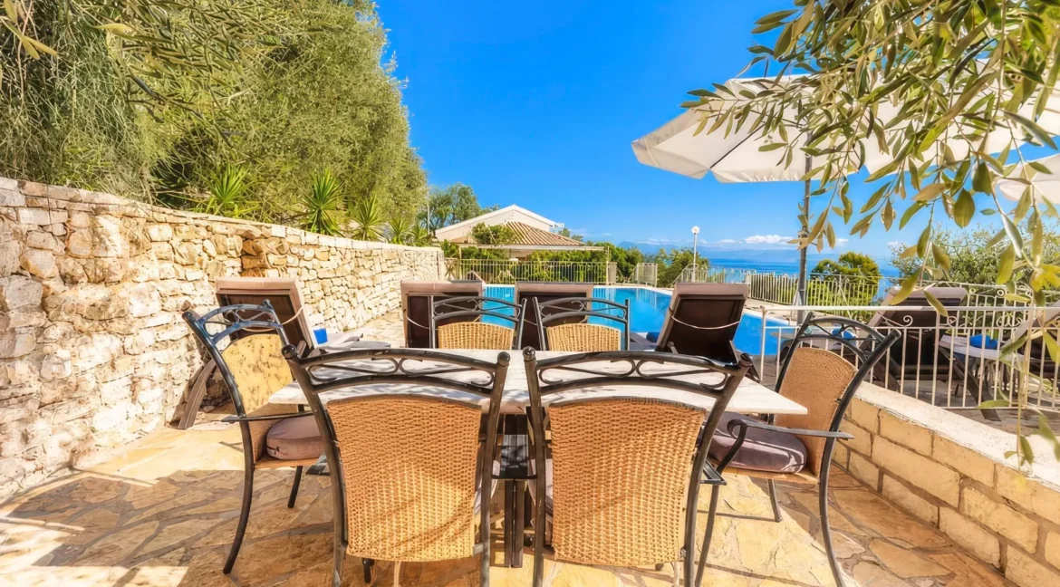 beautiful-waterfront-villa-for-sale-in-c-18832365_13