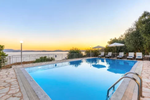 beautiful-waterfront-villa-for-sale-in-c-18832365_17