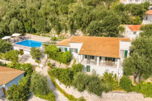 beautiful-waterfront-villa-for-sale-in-c-18832365_18