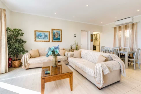 beautiful-waterfront-villa-for-sale-in-c-18832365_20