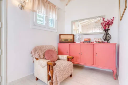 beautiful-waterfront-villa-for-sale-in-c-18832365_24
