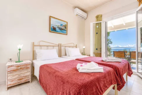 beautiful-waterfront-villa-for-sale-in-c-18832365_25