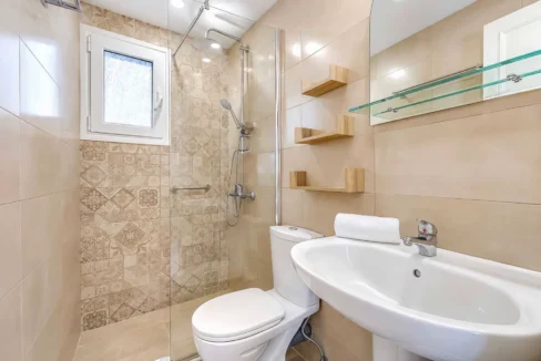 beautiful-waterfront-villa-for-sale-in-c-18832365_30