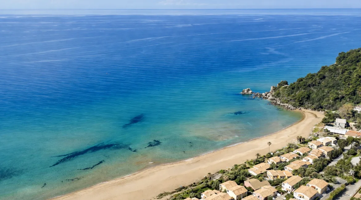 buy-a-beachfront-villa-in-corfu-17516371_05