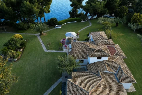 buy-a-waterfront-villa-in-halkidiki_01