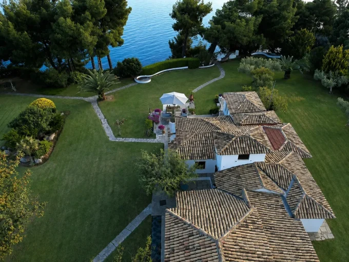 Buy a Waterfront Villa in Halkidiki
