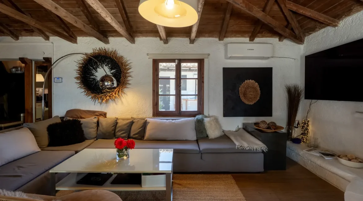 buy-a-waterfront-villa-in-halkidiki_02