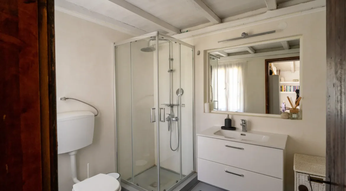 buy-a-waterfront-villa-in-halkidiki_05