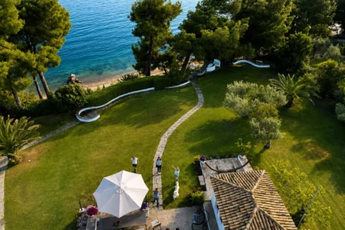 buy-a-waterfront-villa-in-halkidiki_08