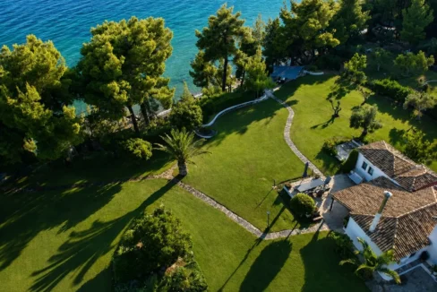 buy-a-waterfront-villa-in-halkidiki_13