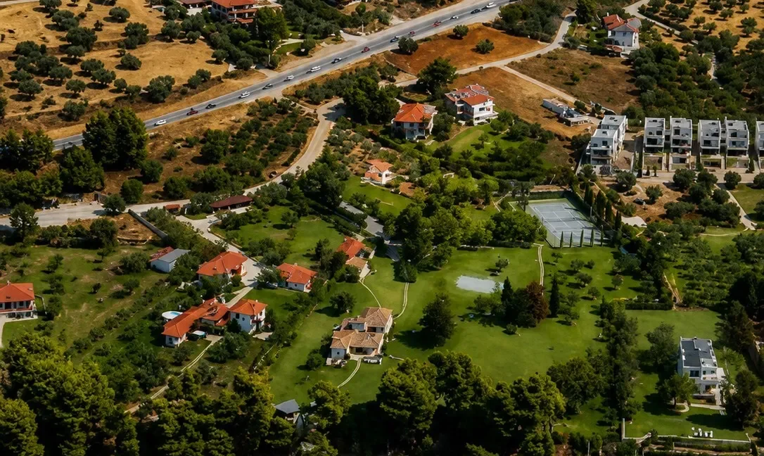 buy-a-waterfront-villa-in-halkidiki_14