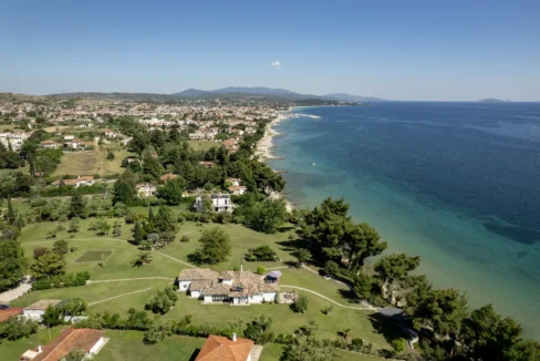 buy-a-waterfront-villa-in-halkidiki_22
