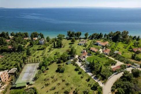 buy-a-waterfront-villa-in-halkidiki_23
