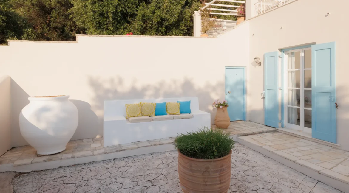 invest-in-a-villa-in-corfu-18187269_19