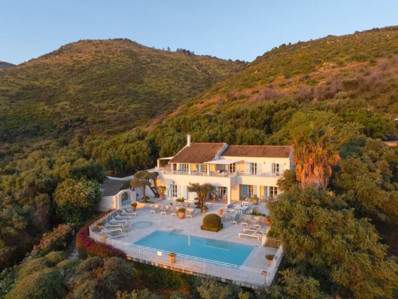 Villa in Corfu for sale
