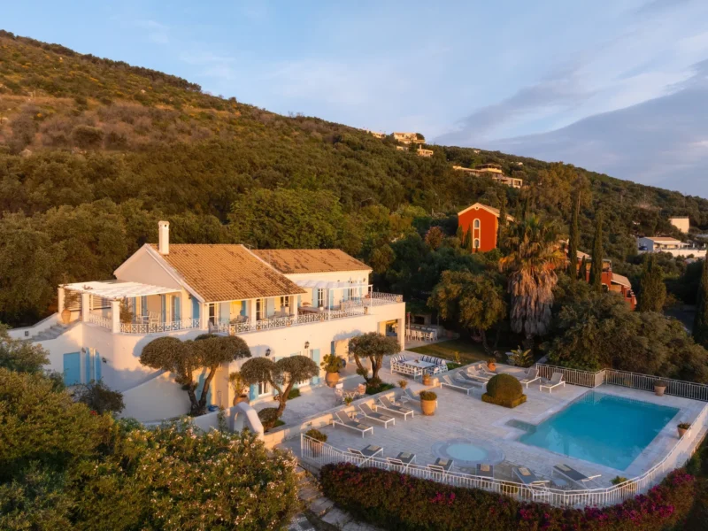 Villa in Corfu for sale