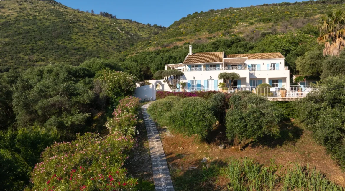 invest-in-a-villa-in-corfu-18187269_45