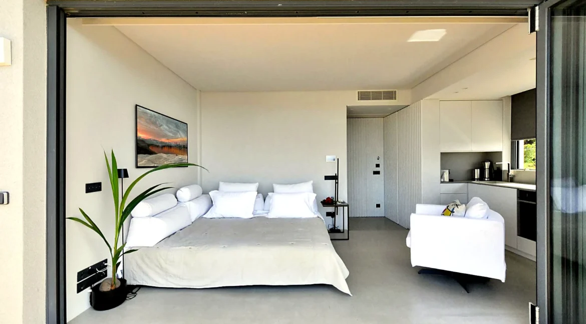 property-for-rent-vouliagmeni-center-30-m-92965284_01
