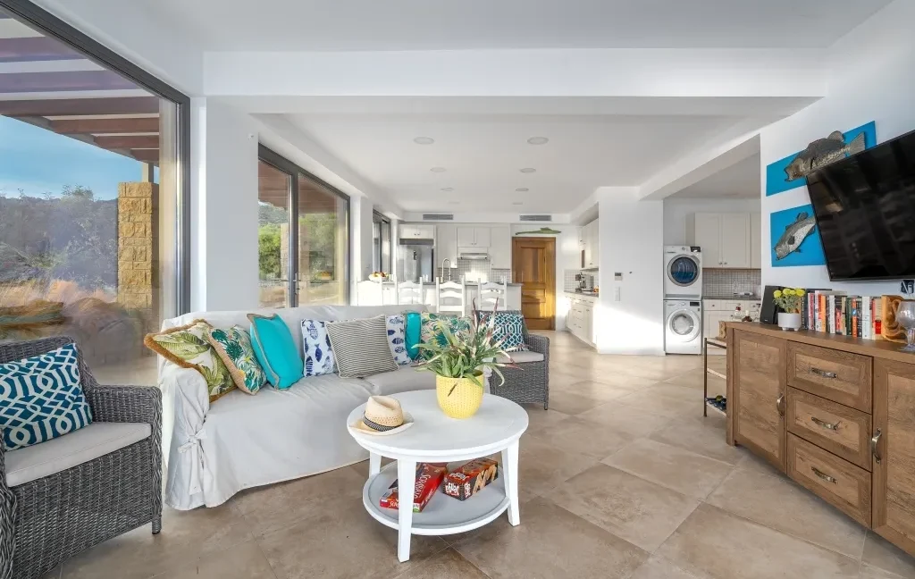 sea-view-villa-for-sale-in-athens_05