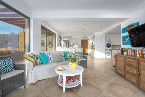 sea-view-villa-for-sale-in-athens_05