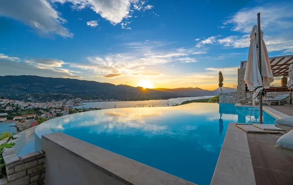 sea-view-villa-for-sale-in-athens_12